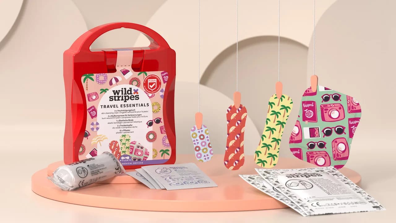 02 Wild Stripes Travel Kit