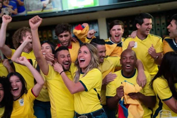 Hinchas de Colombia en Centro Chía